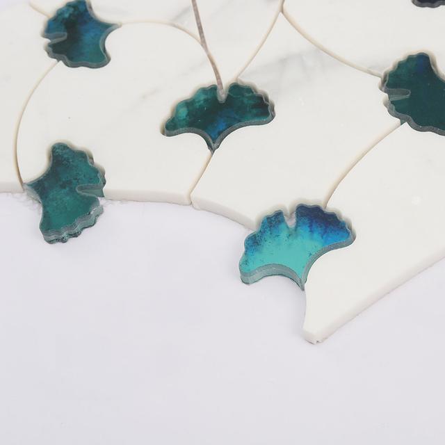 Marble Waterjet Flower Mosaic Tile And Teal Glass — mosaic hoa văn waterjet bằng đá marble tự nhiên