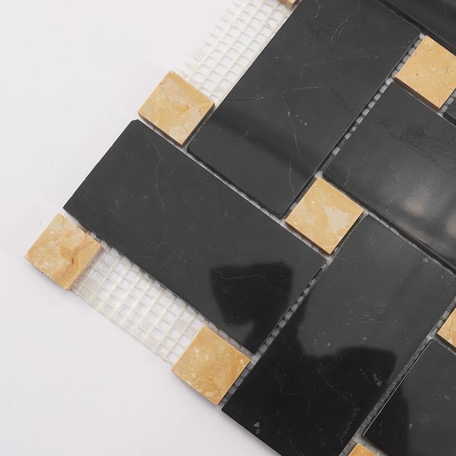 Black Basketweave Marble Mosaic Tile with Gold Dot Accents — mosaic đan rổ (basketweave) bằng đá marble đen & vàng