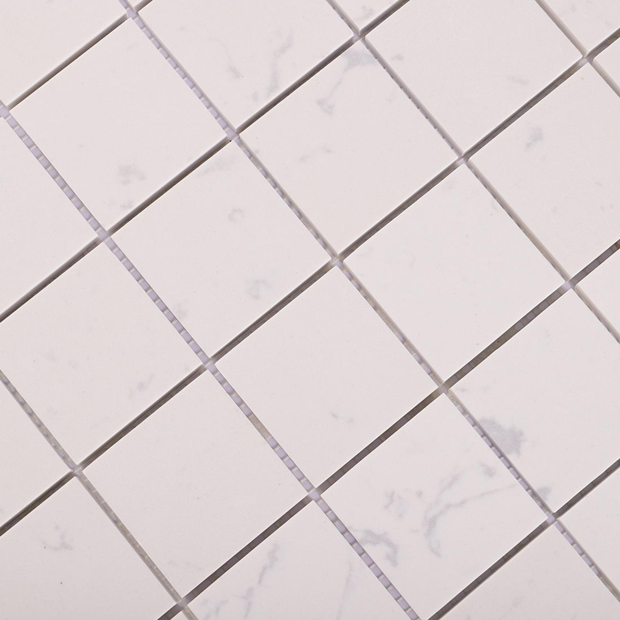 White Engineered Marble Square Mosaic Tile — mosaic vuông bằng đá marble trắng & đỏ
