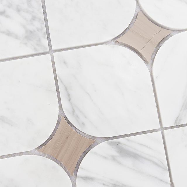 White Arabesque Marble Mosaic Tile with Beige Star Accents — mosaic arabesque bằng đá marble trắng & beige