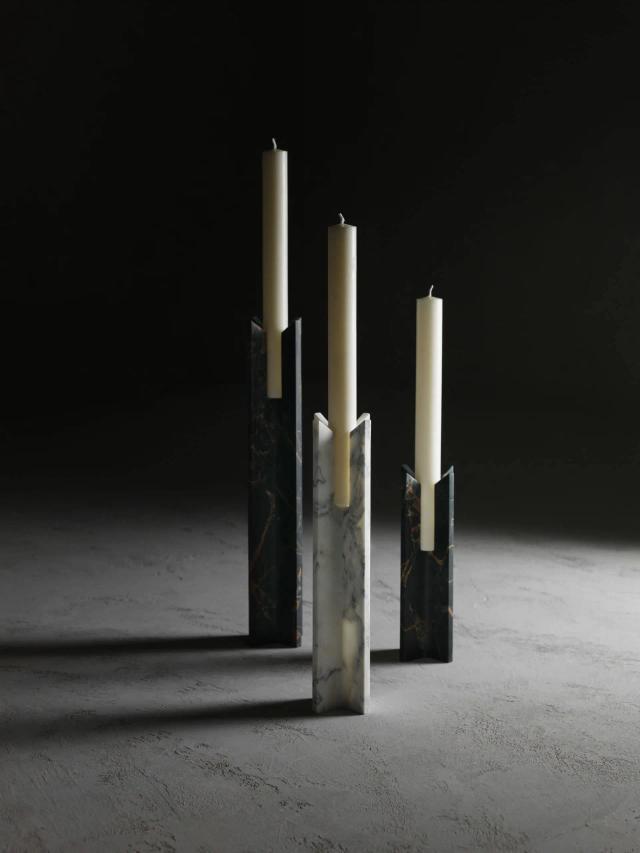 Chân nến Trinity — nội thất đá Rochelle Stone