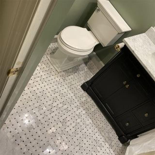 Phào chỉ đá Carrara Baseboard (phào chân tường) — bề mặt đánh bóng (polished), Rochelle Stone