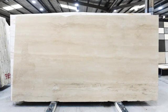 Tấm Travertino Navona — vân thực tế