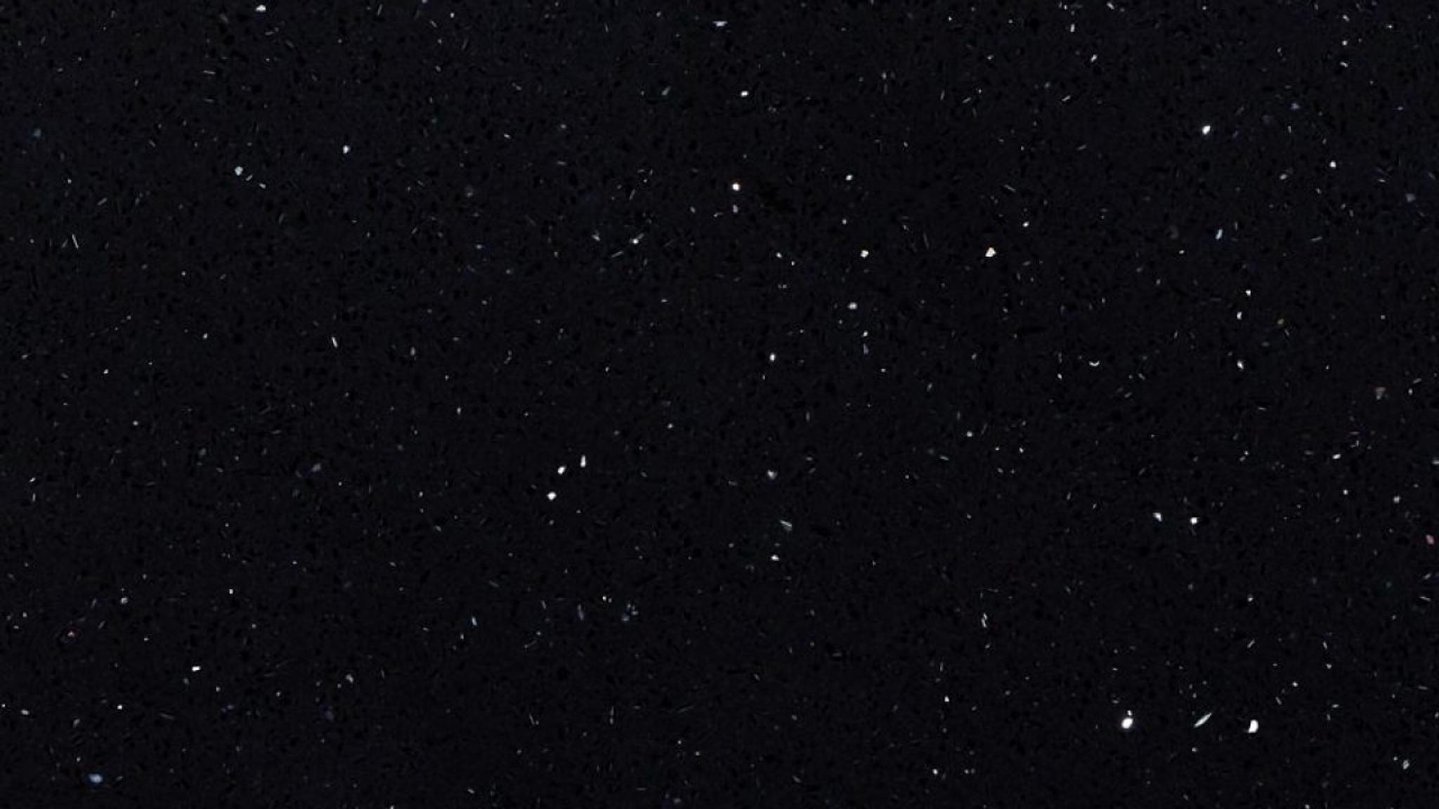 Đá Crystal Black Rq Quartz ốp phòng tắm