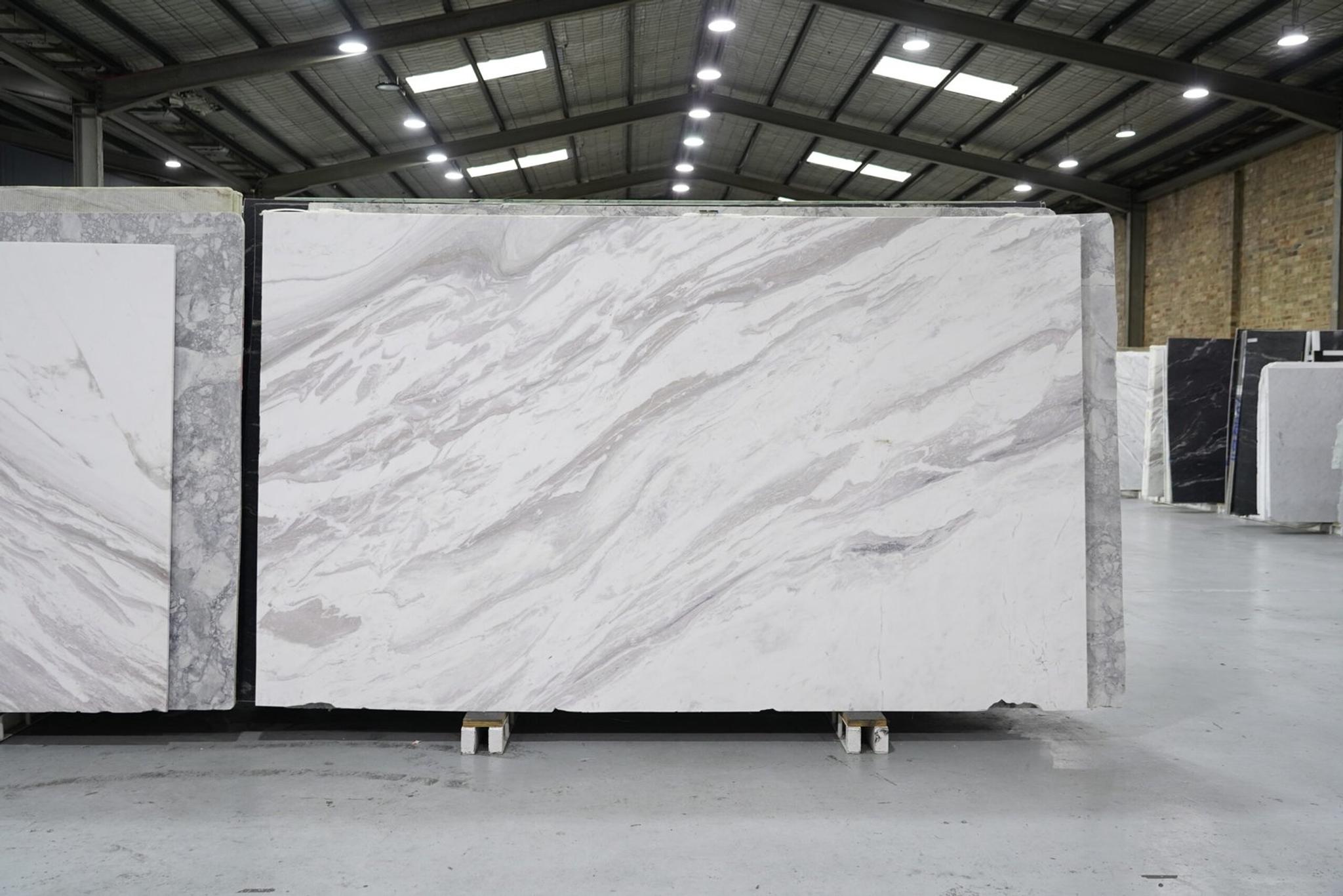 Đá Volakas — marble trắng vân mây Hy Lạp — ảnh tấm lớn (slab)