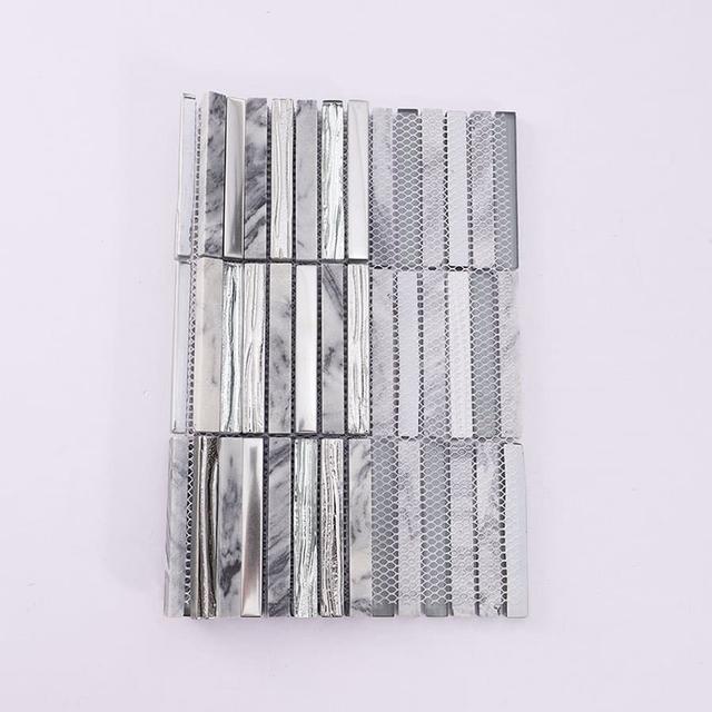 Silver Glass and Gray Marble Mosaic Linear Tile — mosaic thanh dài (linear) bằng đá marble xám & bạc