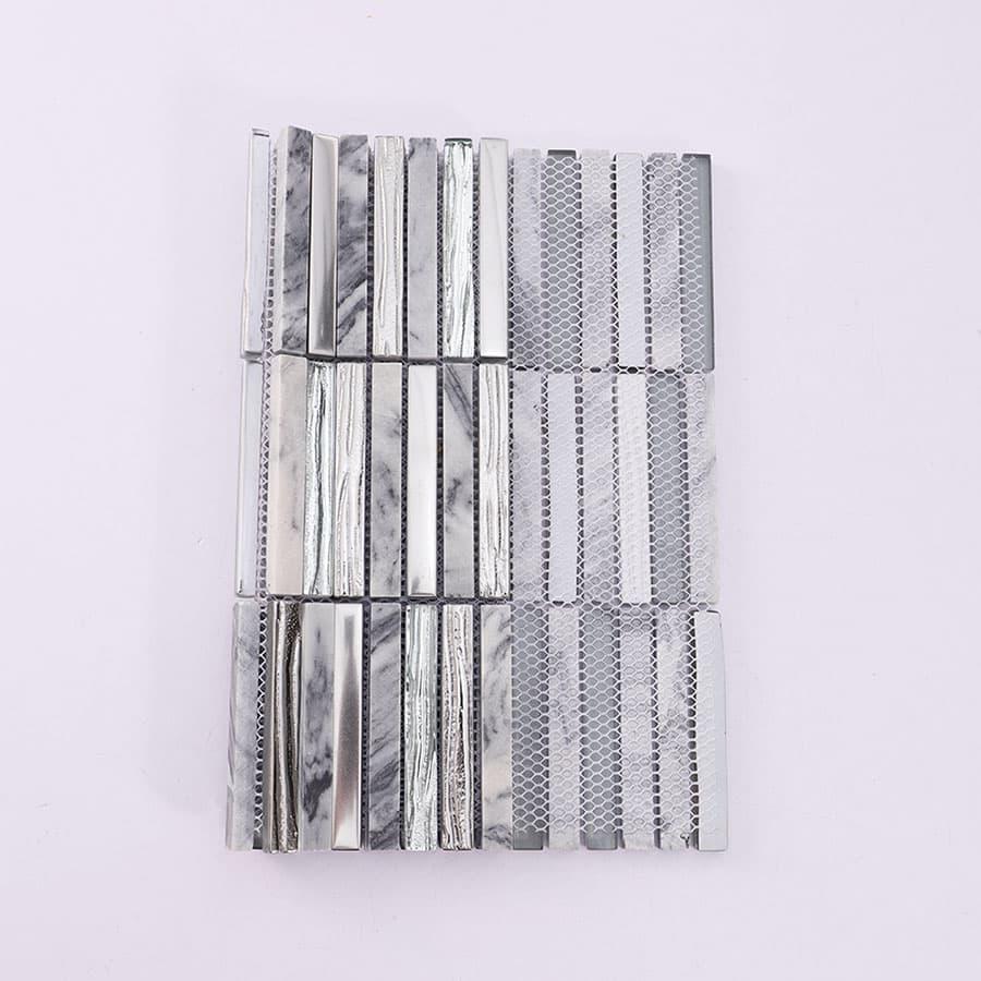 Silver Glass and Gray Marble Mosaic Linear Tile — mosaic thanh dài (linear) bằng đá marble xám & bạc