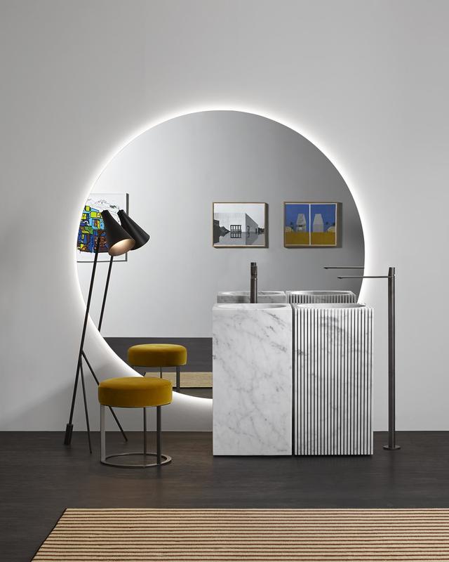 Lavabo Controverso đặt sàn — lavabo đá tự nhiên Rochelle