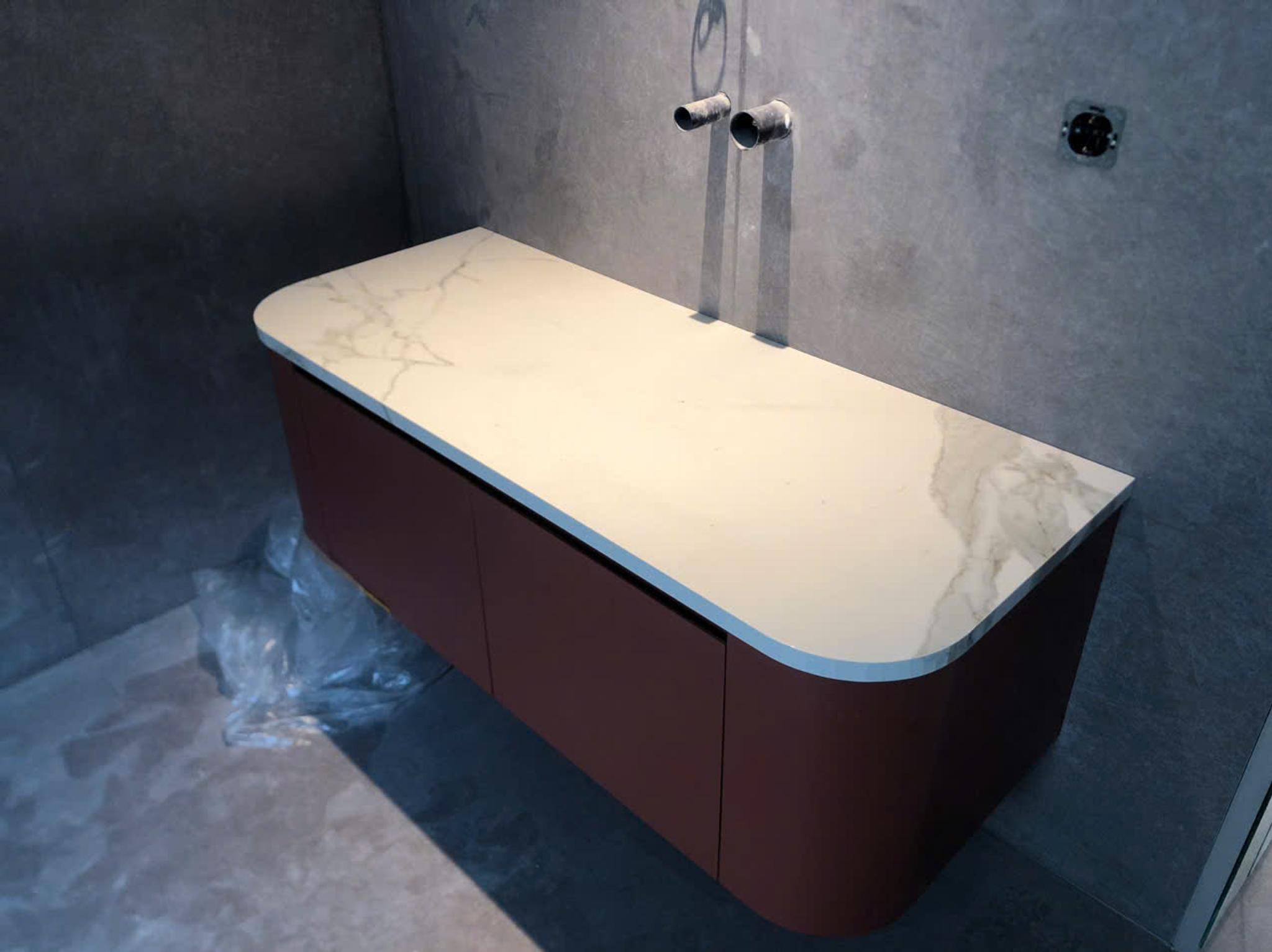 Mặt lavabo (phòng tắm) — Marble trắng vân vàng (Calacatta)