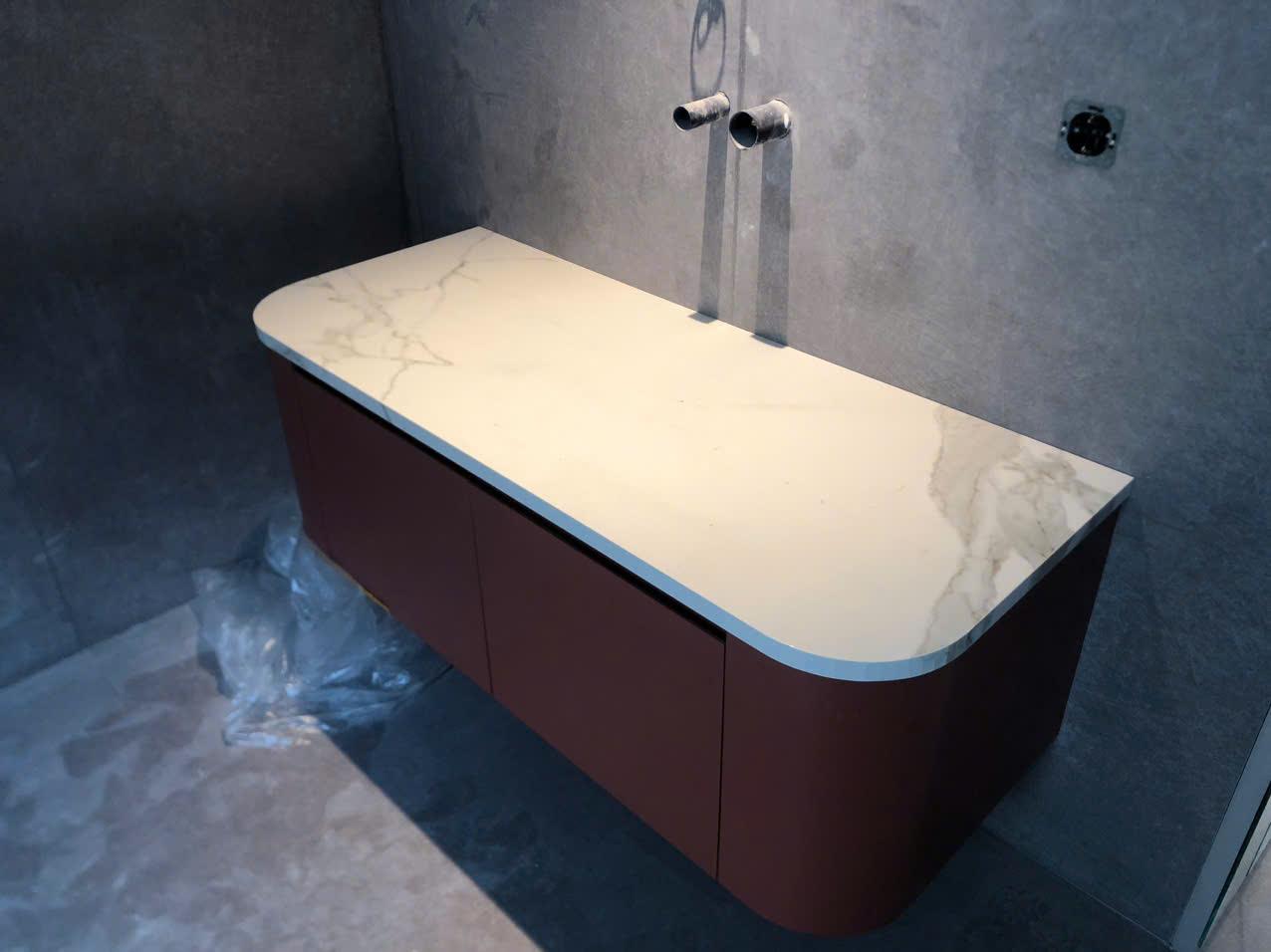 Mặt lavabo (phòng tắm) — Marble trắng vân vàng (Calacatta)