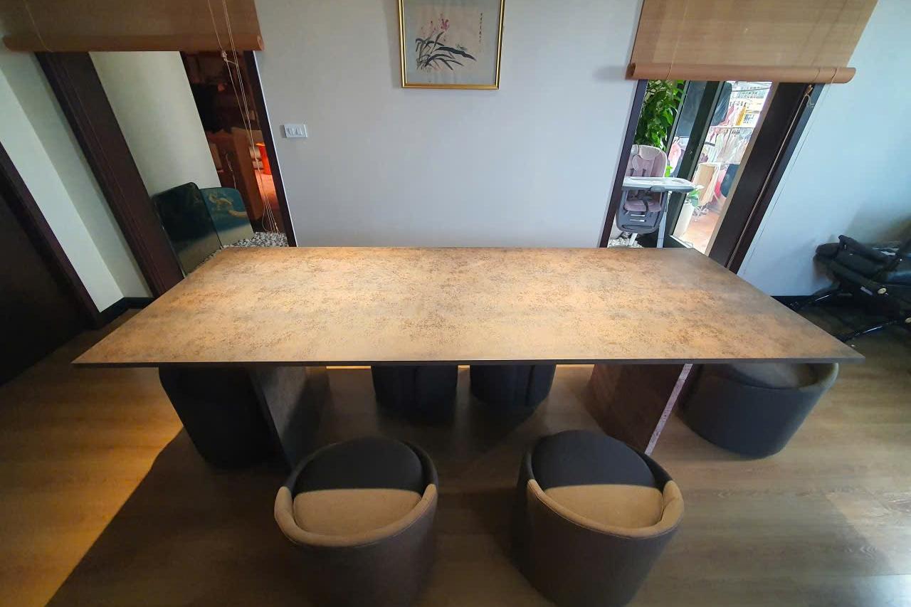 Bàn ăn đá — Neolith Iron Corten (vân gỉ đồng)