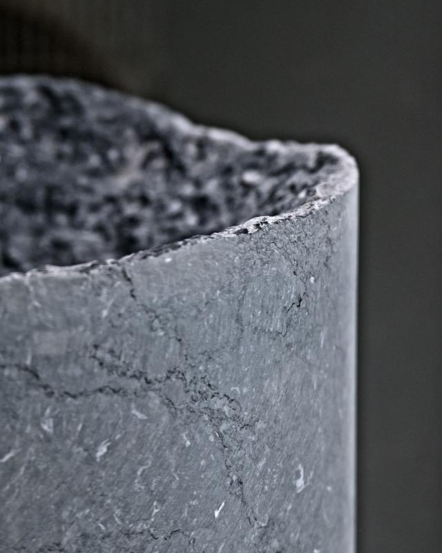 Lavabo Neolitico đặt sàn — lavabo đá tự nhiên Rochelle