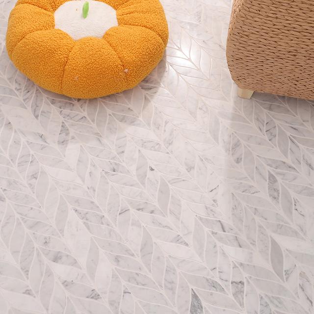 Feather Carrara White Marble Mosaic Tiles — mosaic hoa văn waterjet bằng đá marble trắng & trắng Carrara