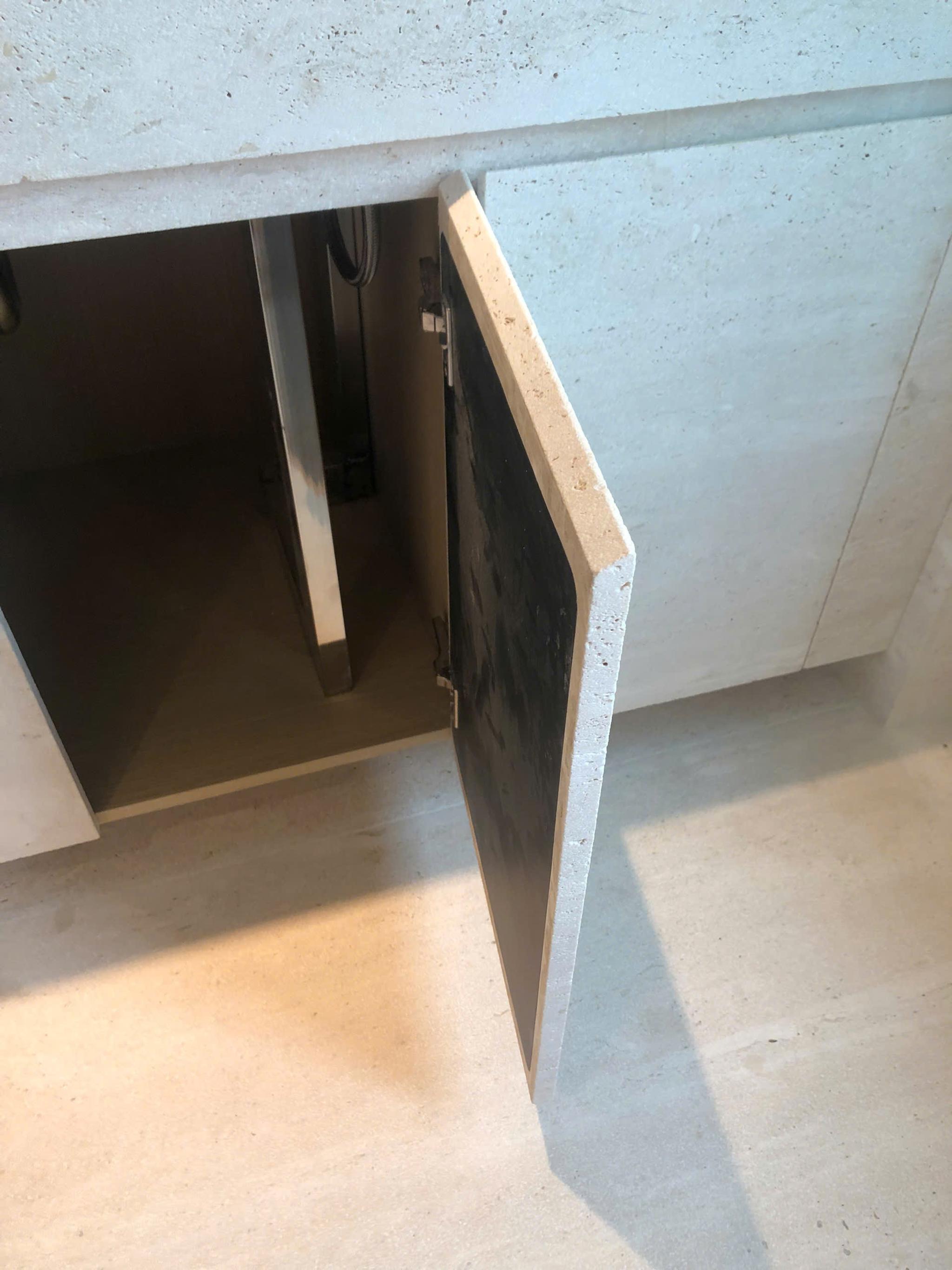 Cánh cửa tủ đá — Travertine kem