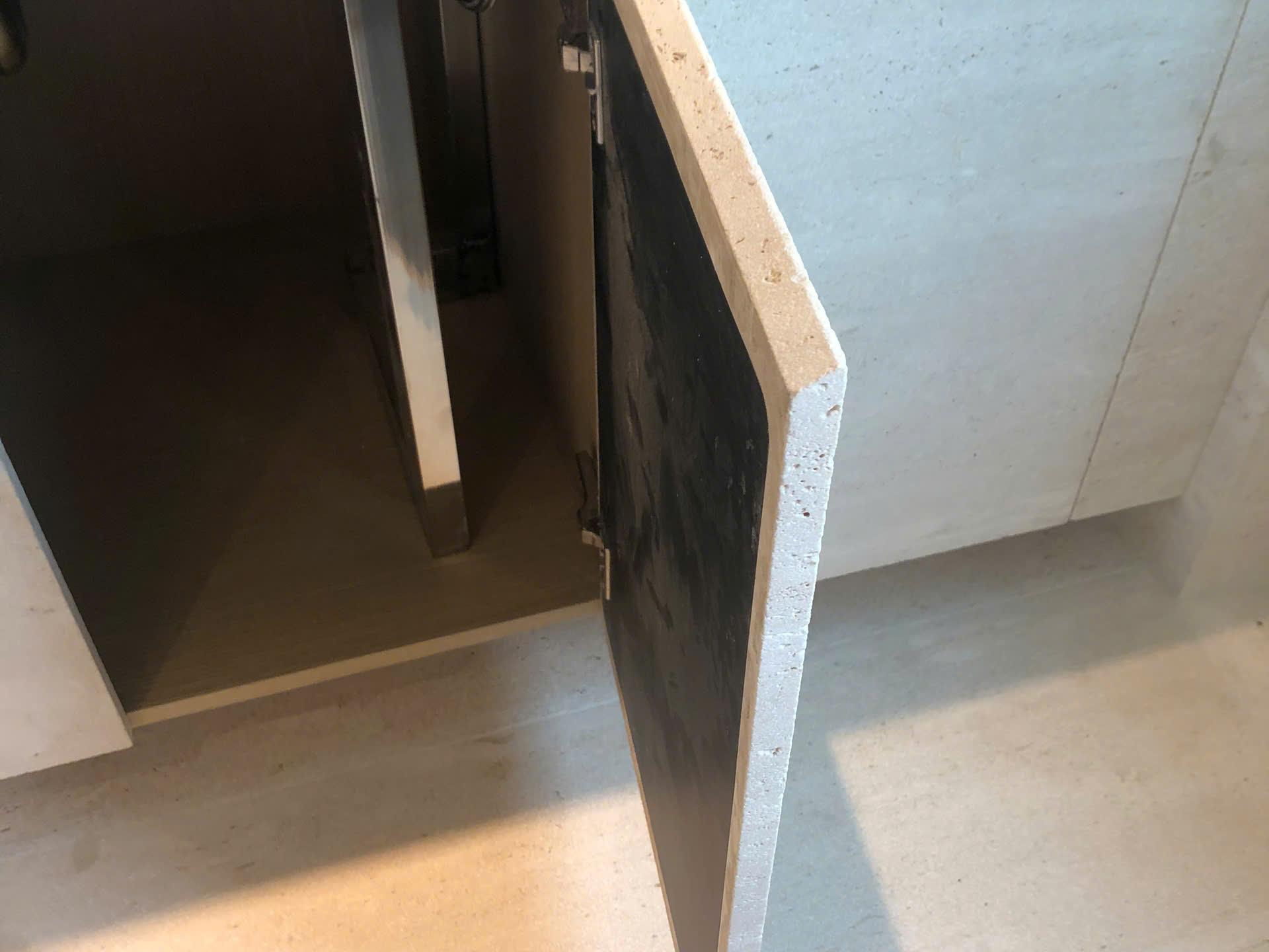 Cánh cửa tủ đá — Travertine kem