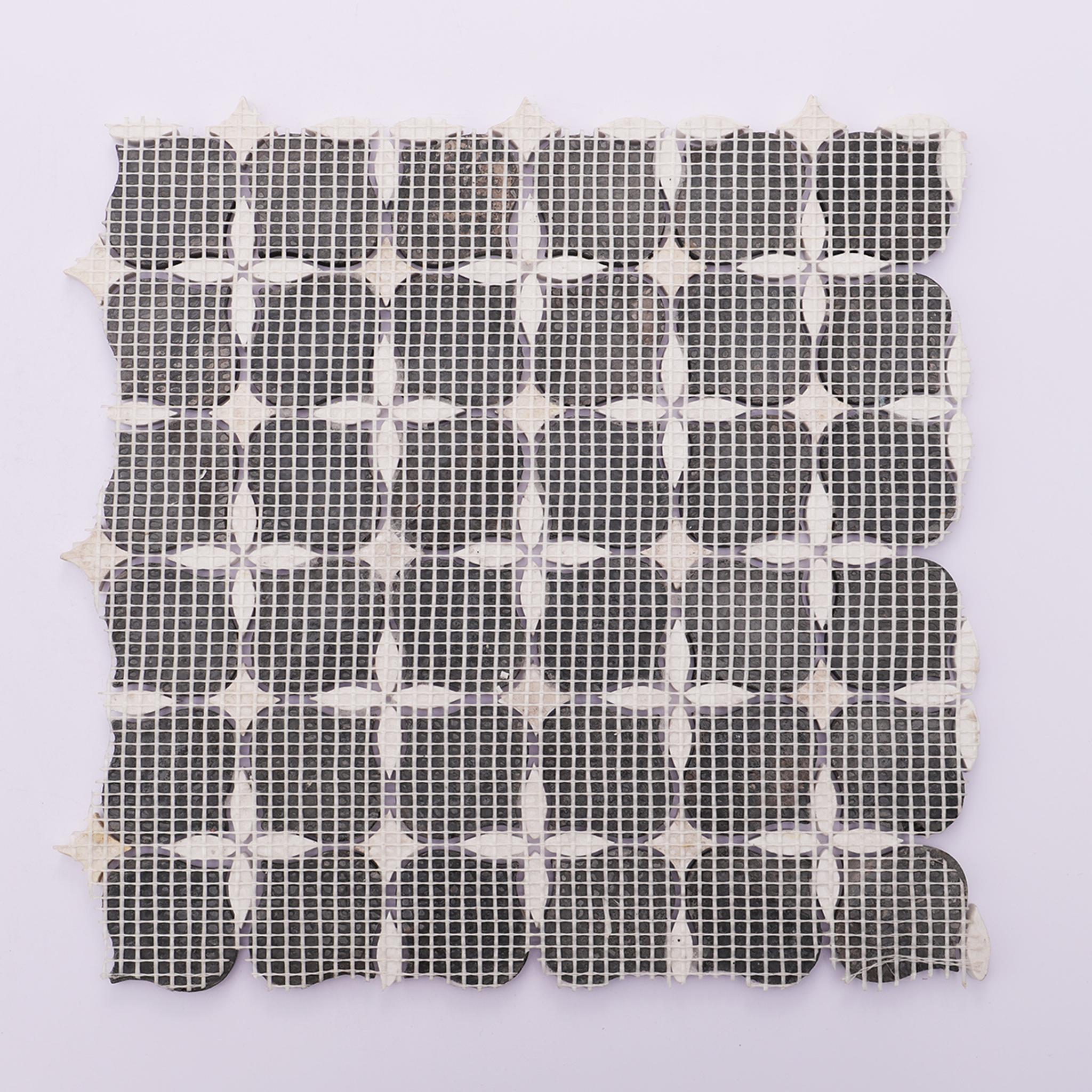 Black and White Flower Petal Marble Tiles — mosaic hoa văn waterjet bằng đá marble đen & trắng