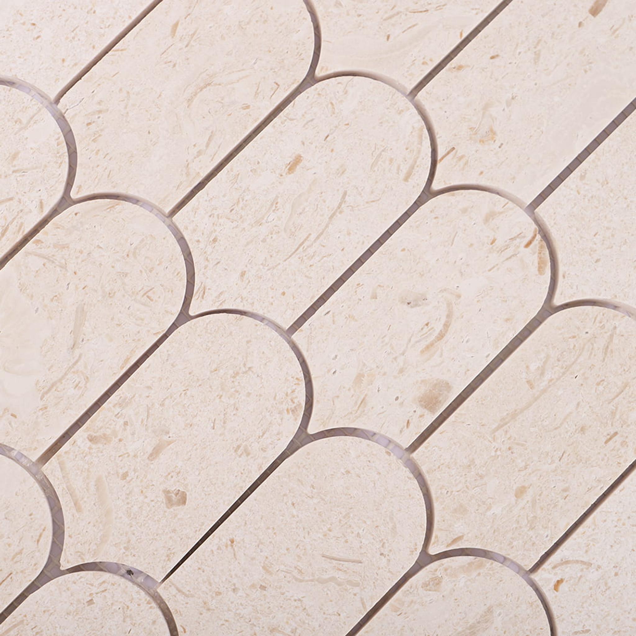Beige Elongated Fish Scale Travertine Mosaic — mosaic vảy cá (fish scale) bằng đá travertine beige