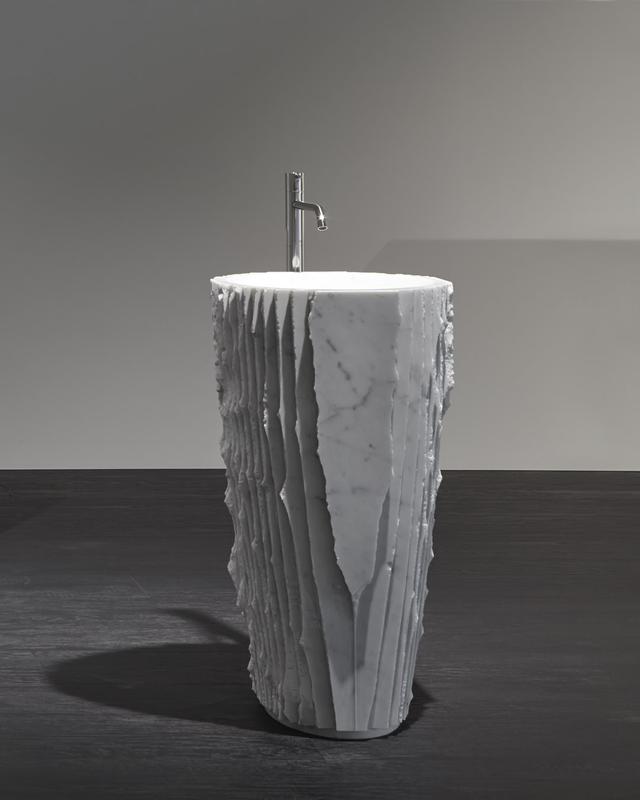 Lavabo Controverso đặt sàn — lavabo đá tự nhiên Rochelle