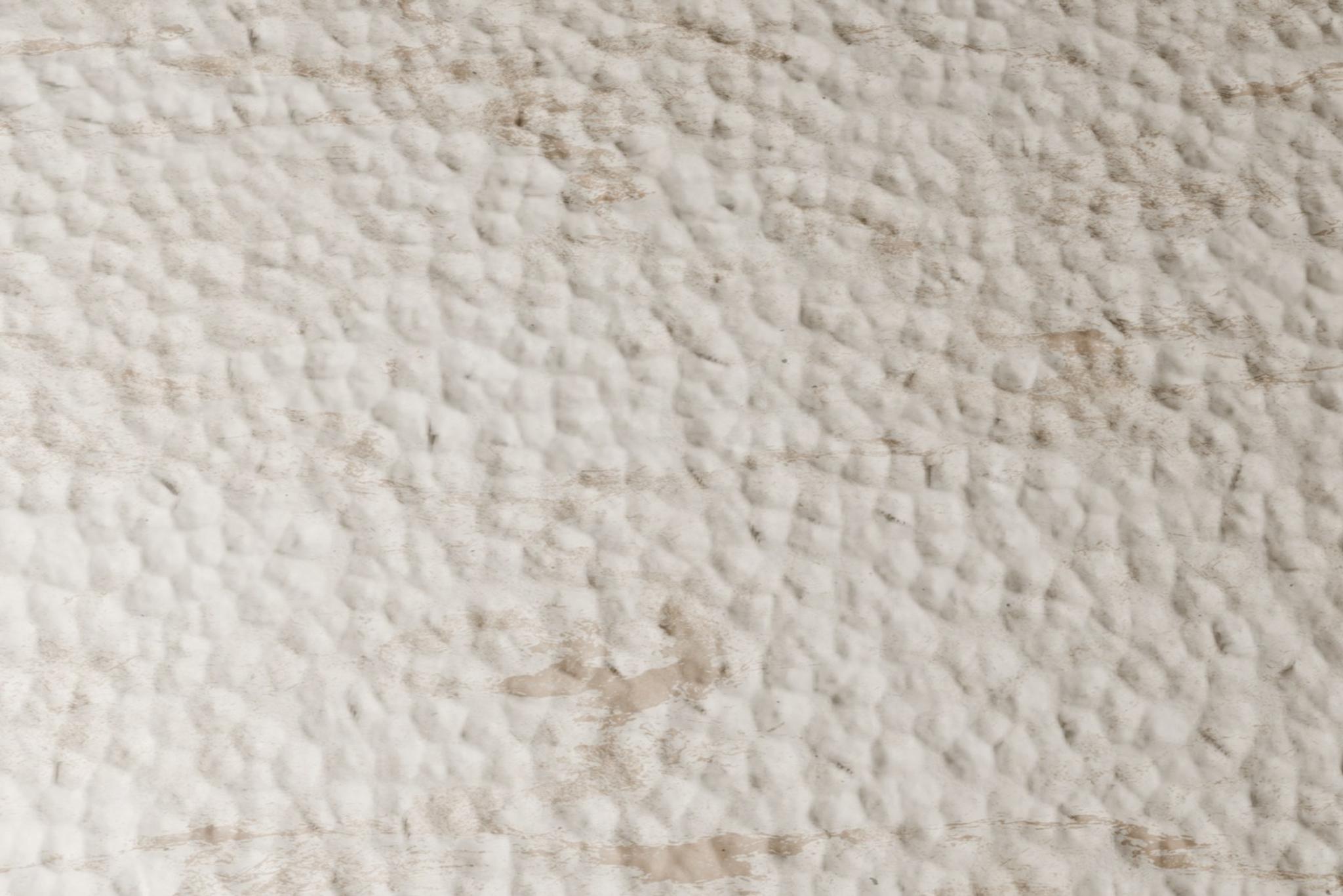 Bề mặt khò lửa chải mịn (Flamed & Brushed) — hiệu ứng bề mặt trên đá tự nhiên, Rochelle Stone