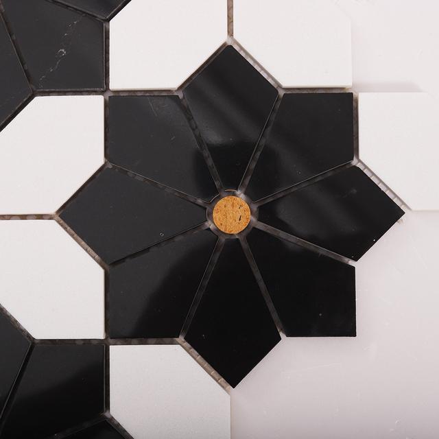 White and Black Geometric Floral Marble Mosaic Tiles — mosaic hoa văn waterjet bằng đá marble đen & trắng