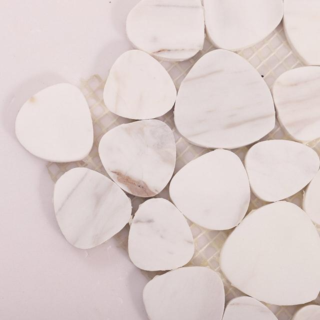 White Sliced Flat Pebble Marble Mosaic Tiles — mosaic ghép nghệ thuật bằng đá marble trắng