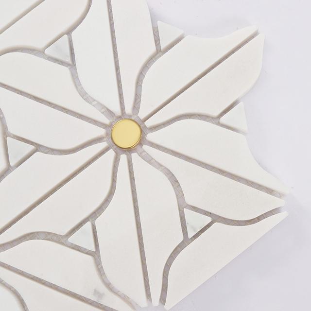 White Daisy Marble Mosaic Tile with Gold Metal Dot Accents — mosaic ghép nghệ thuật bằng đá marble trắng & vàng