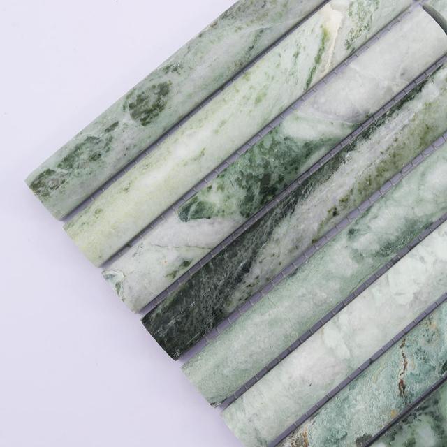 Emerald Green Fluted Marble Mosaic Wall Tile — mosaic rãnh sọc (fluted) bằng đá marble xanh lục