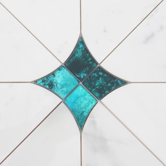 White Marble and Blue Glass Waterjet Mosaic Tile — mosaic hoa văn waterjet bằng đá marble trắng & xanh dương