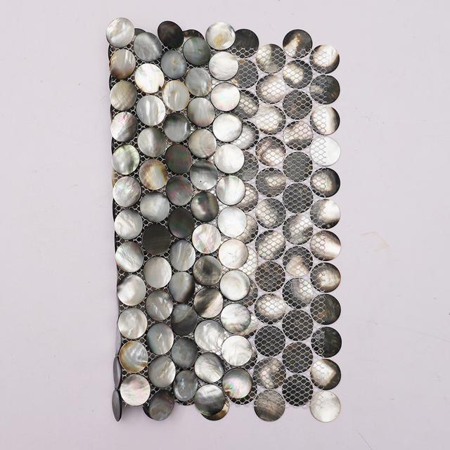 Black Mother of Pearl Penny Round Mosaic — mosaic tròn (penny round) bằng xà cừ đen ánh xà cừ