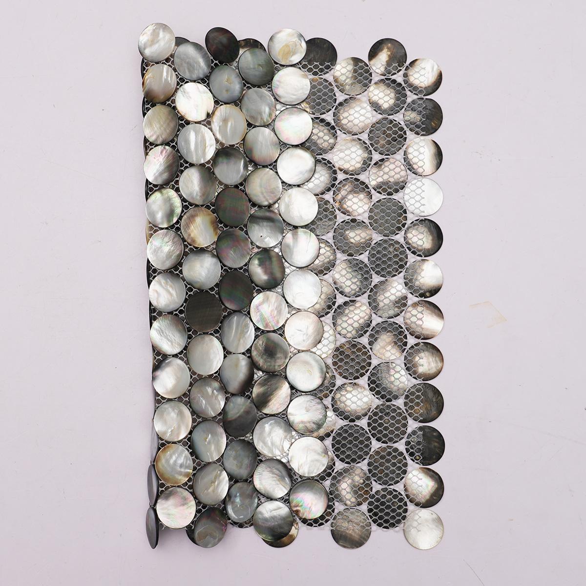 Black Mother of Pearl Penny Round Mosaic — mosaic tròn (penny round) bằng xà cừ đen ánh xà cừ