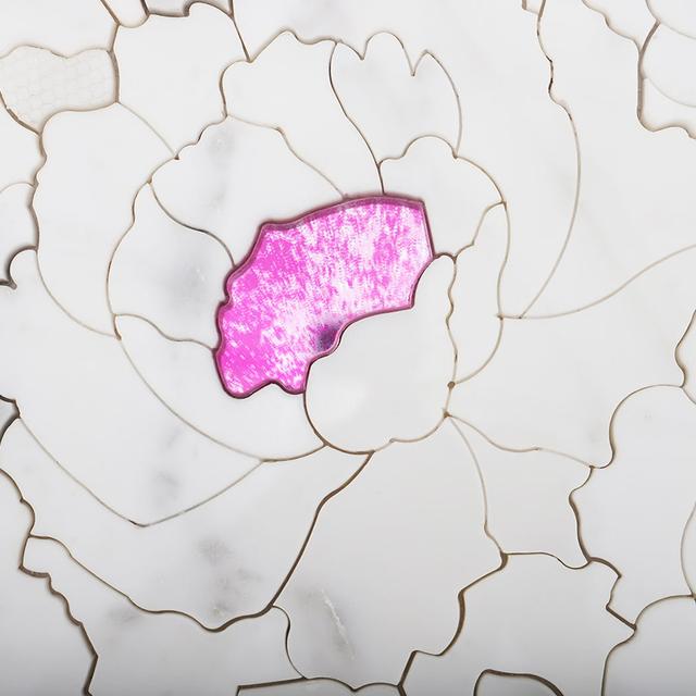 White Marble with Pink Glass Waterjet Flower Mosaic Tile — mosaic hoa văn waterjet bằng đá marble trắng & hồng