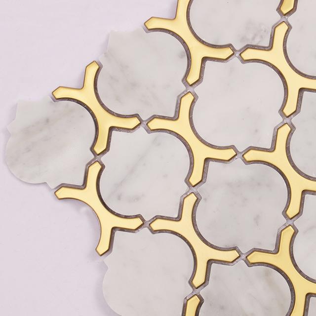 Carrara White & Gold Metal Arabesque Marble Mosaic Tile — mosaic arabesque bằng đá marble trắng & vàng