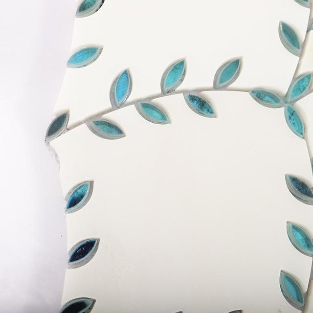 White Marble with Blue Glass Leaf Shaped Waterjet Mosaic Tile — mosaic hoa văn waterjet bằng đá marble trắng & xanh dương
