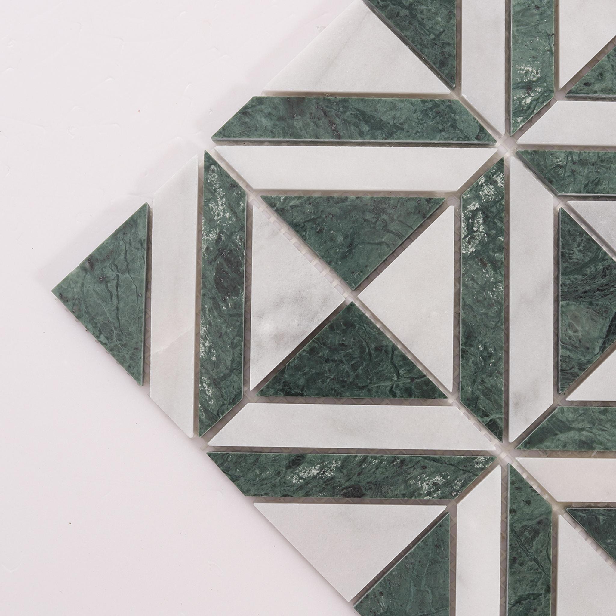 Green and White Triangle Marble Mosaic Tiles — mosaic ghép nghệ thuật bằng đá marble trắng & xanh lục