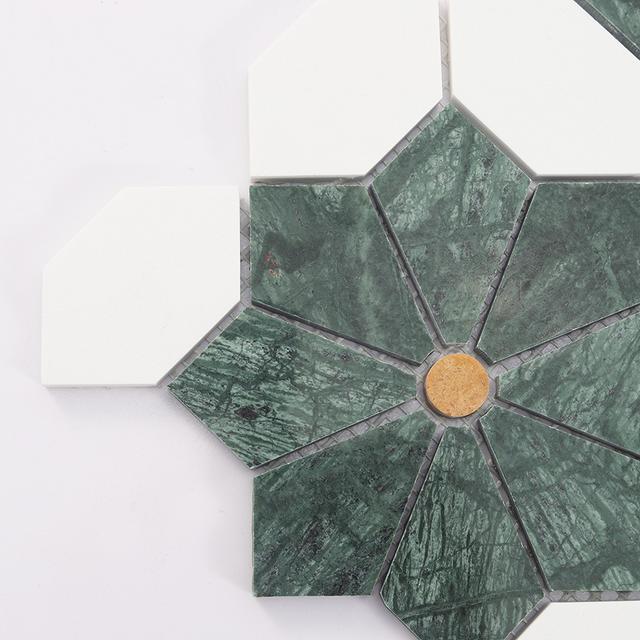 Green Flower Marble Mosaic Tile with White Octagon Pieces and Gold — mosaic hoa văn waterjet bằng đá marble trắng & xanh lục