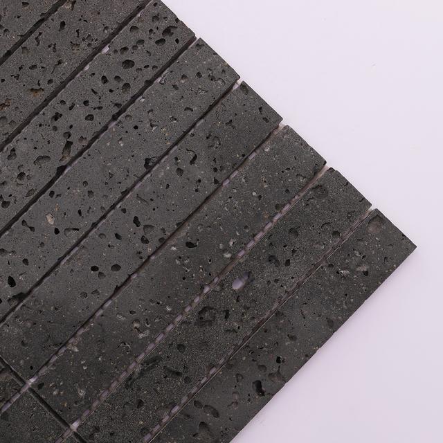 Black Long Rectangle Stacked Travertine Stone Mosaic Tiles — mosaic thanh dài (linear) bằng đá travertine đen