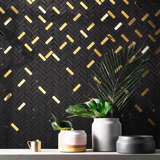 Luxury Black and Gold Marble Bathroom  Gradient Mosaic Tiles — mosaic xương cá bằng đá marble đen & vàng