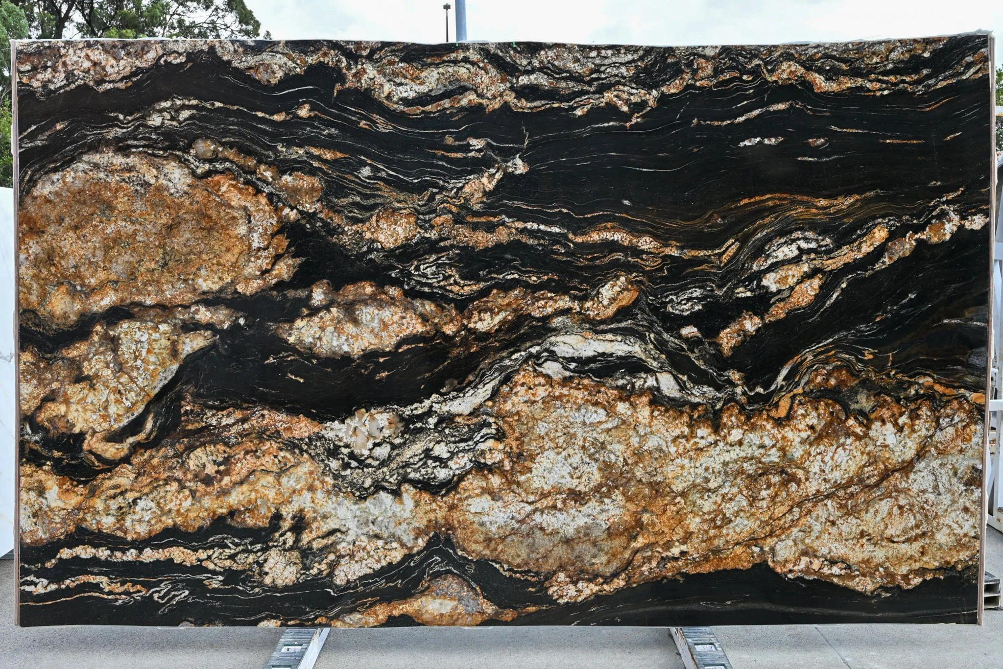 Đá Granite (hoa cương) tự nhiên — granite tối màu — ảnh tấm