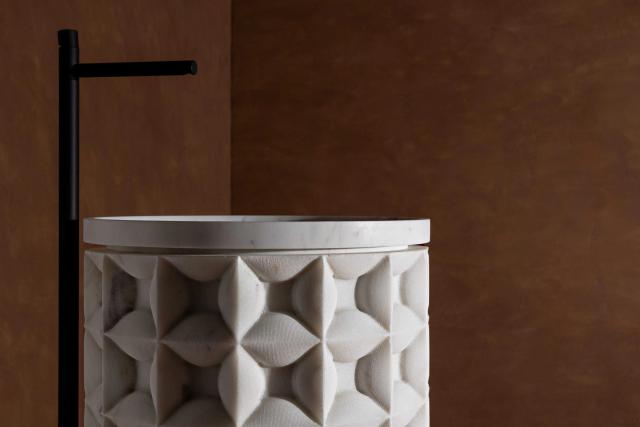 Lavabo Dawn đặt sàn — nội thất đá Rochelle Stone
