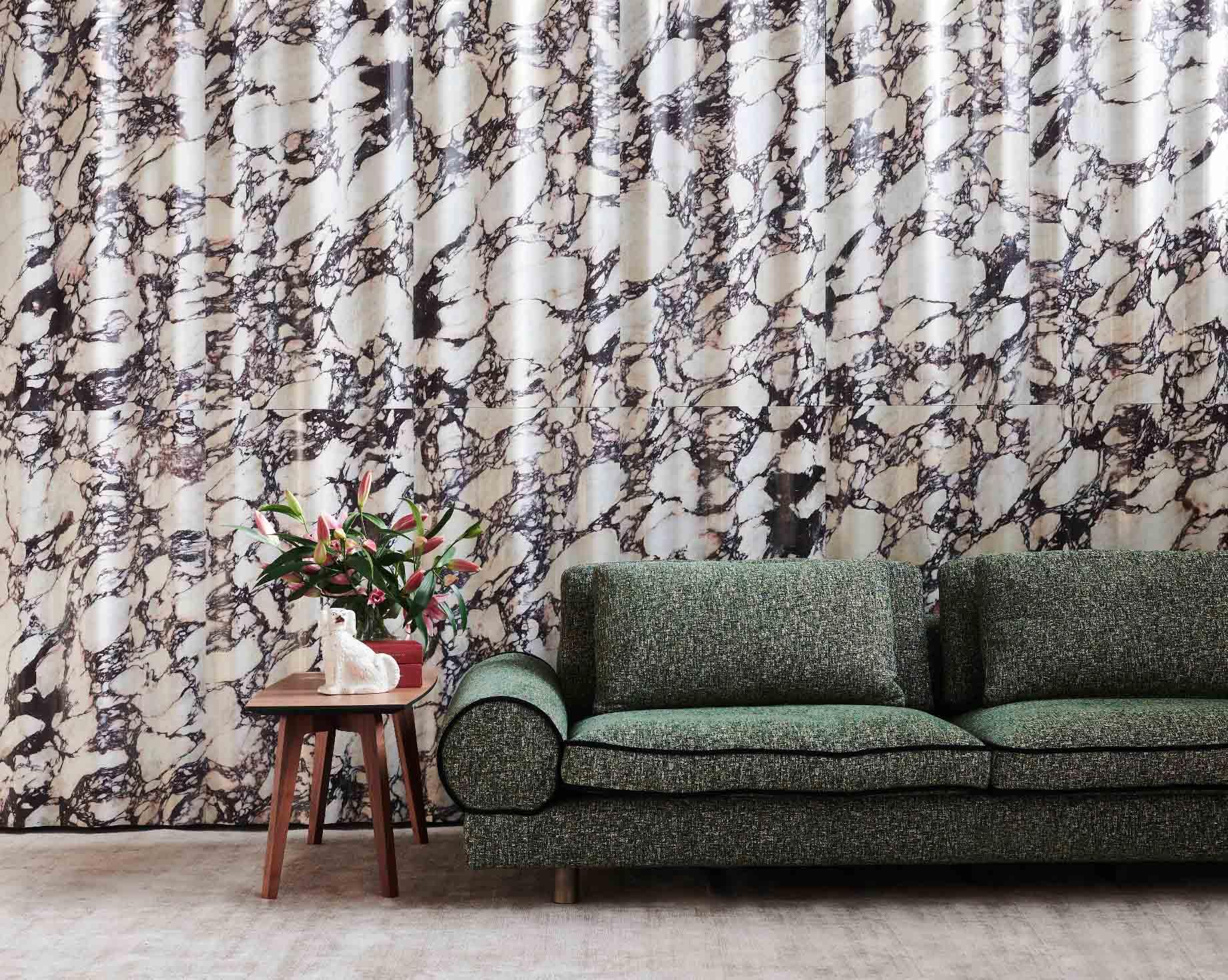 Vách đá 3D Chiffon — bề mặt đá tự nhiên điêu khắc nổi khối, Lithos