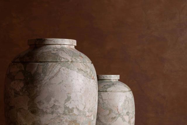 Bình đá trang trí II — nội thất đá Rochelle Stone