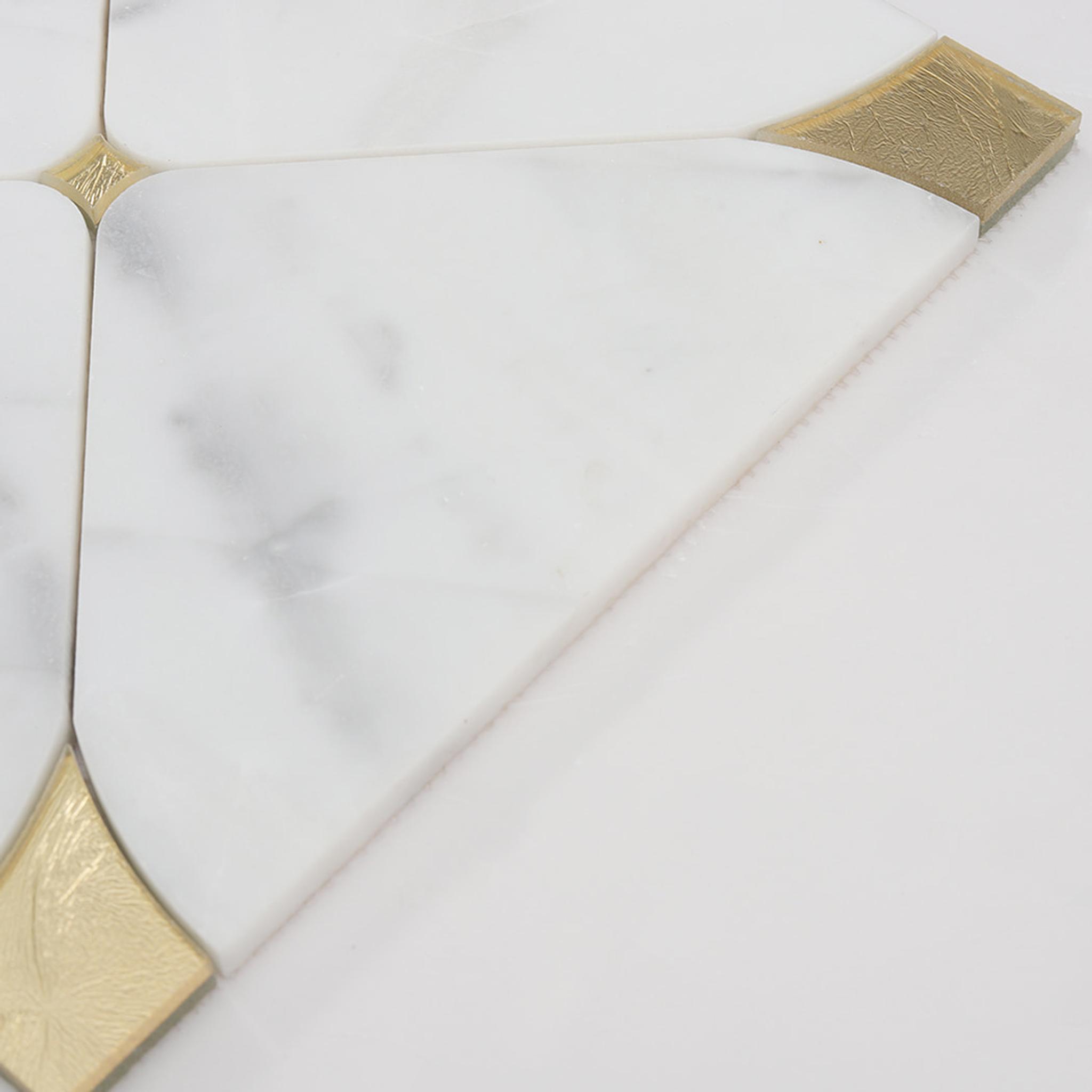 White Marble Gold Glass Waterjet Mosaic Backsplash Bathroom Tile — mosaic hoa văn waterjet bằng đá marble trắng & vàng