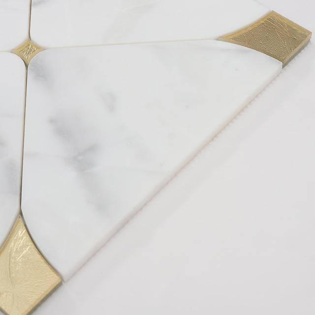 White Marble Gold Glass Waterjet Mosaic Backsplash Bathroom Tile — mosaic hoa văn waterjet bằng đá marble trắng & vàng