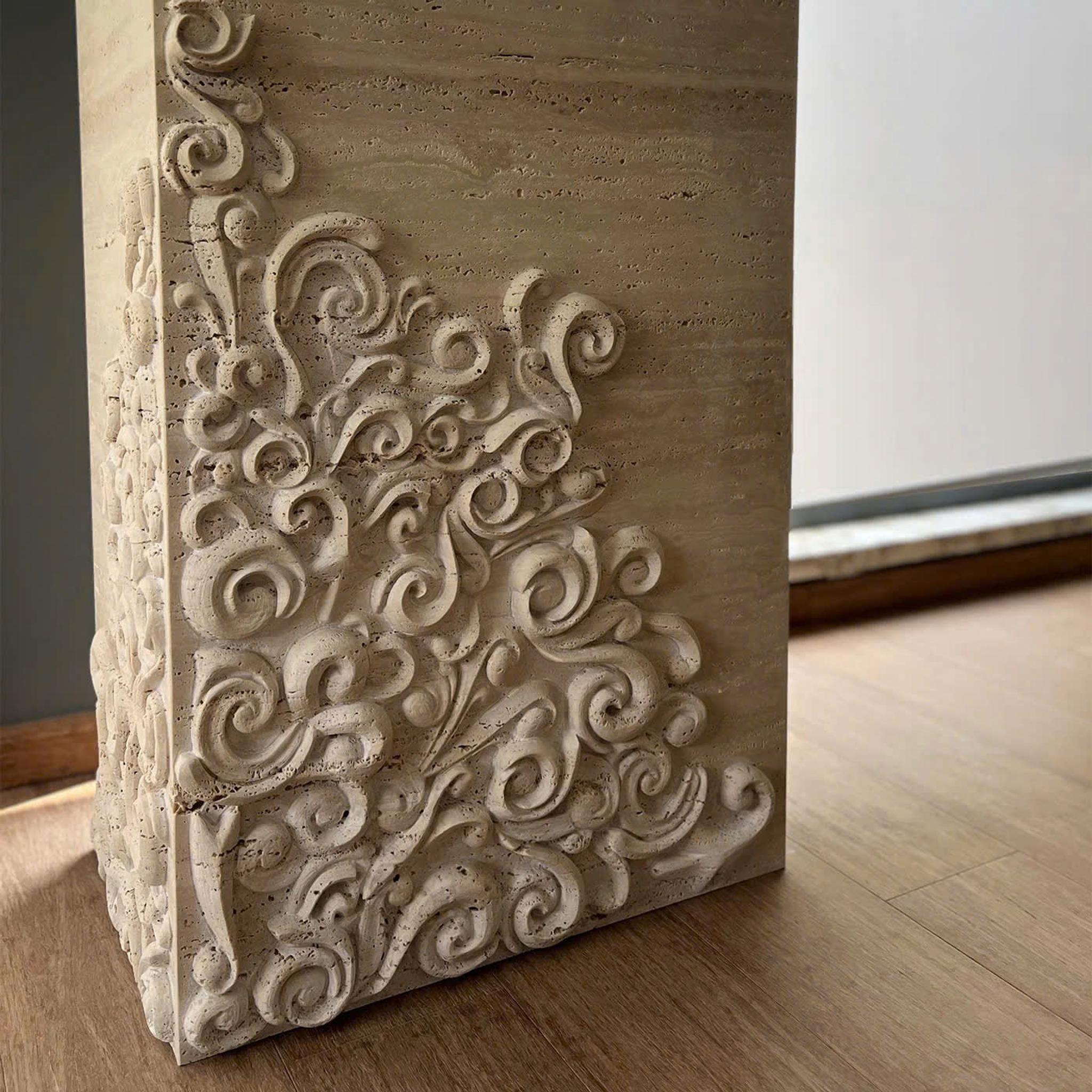 Đôn/bục đá chạm khắc — Travertine kem