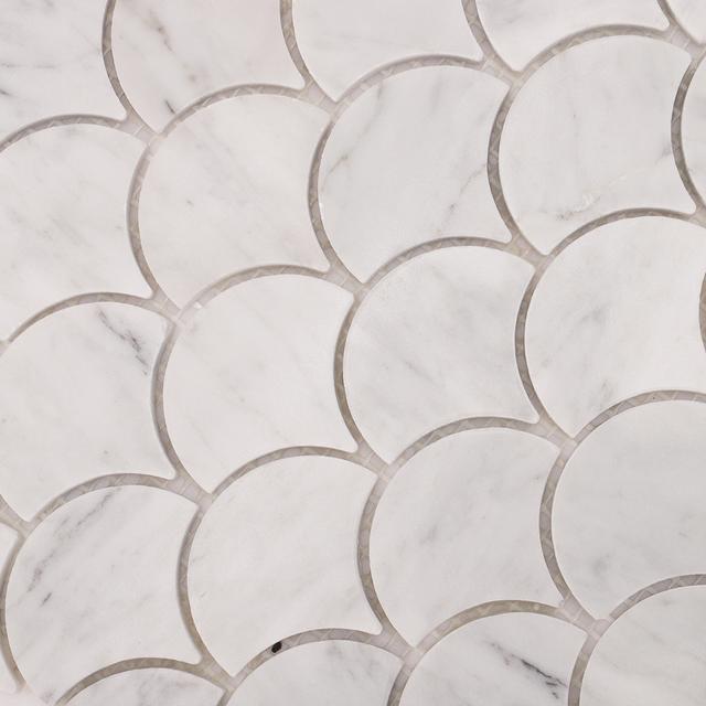 Carrara White Fish Scale Mosaic Tiles — mosaic vảy cá (fish scale) bằng đá marble trắng & trắng Carrara