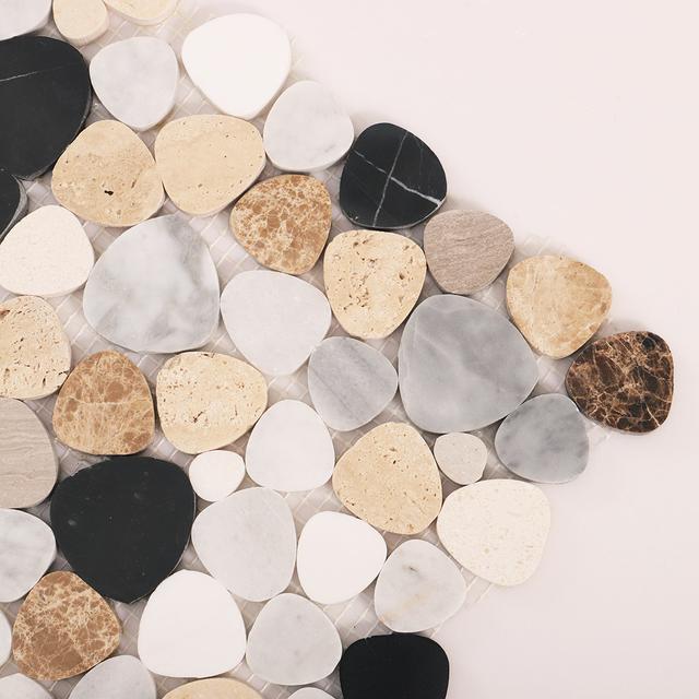 Black and Beige Flat Pebble Marble Mosaic Tiles — mosaic ghép nghệ thuật bằng đá marble đen & beige