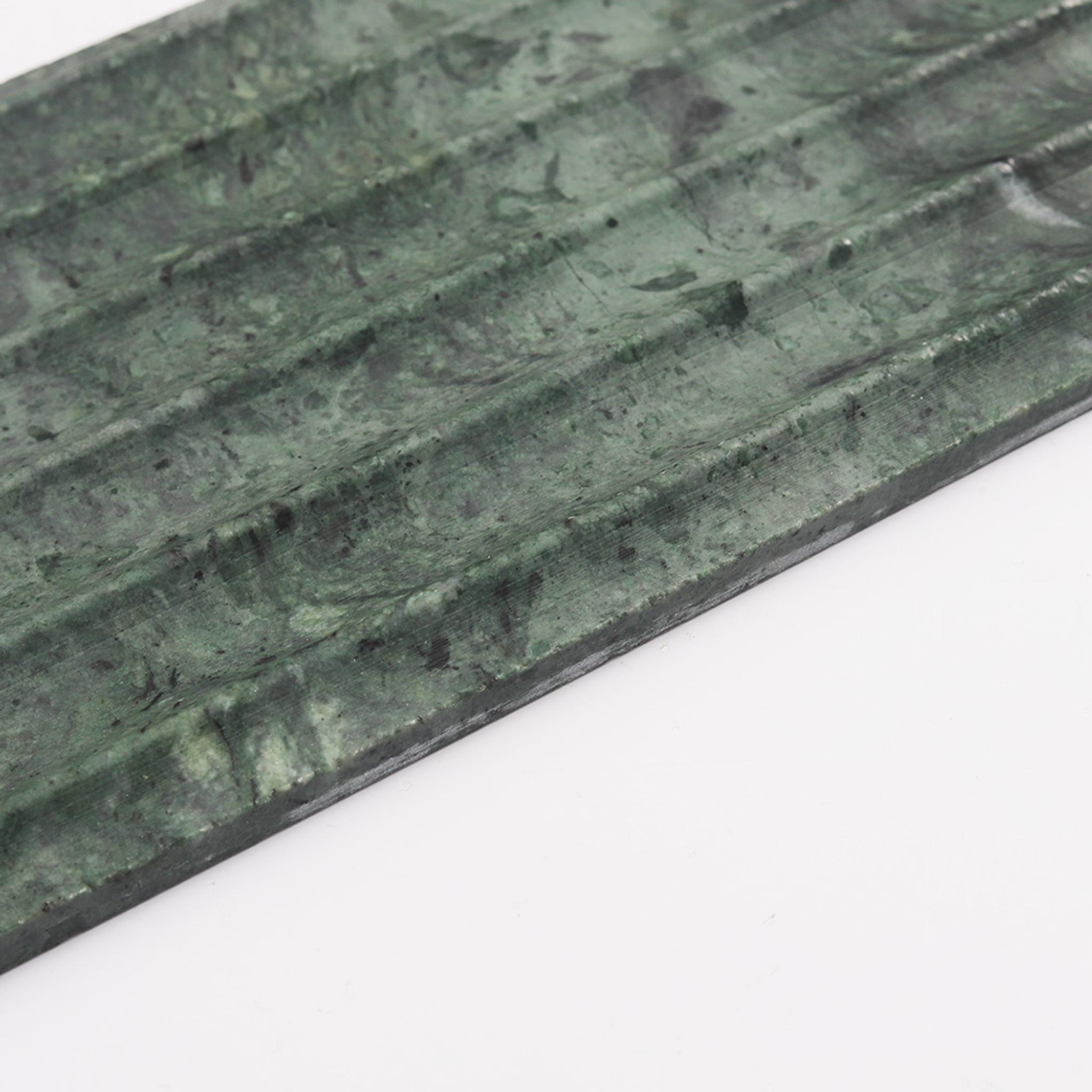 Green Marble Fluted Wall Tile for Luxury Bar and Restaurant Interiors — mosaic rãnh sọc (fluted) bằng đá marble xanh lục
