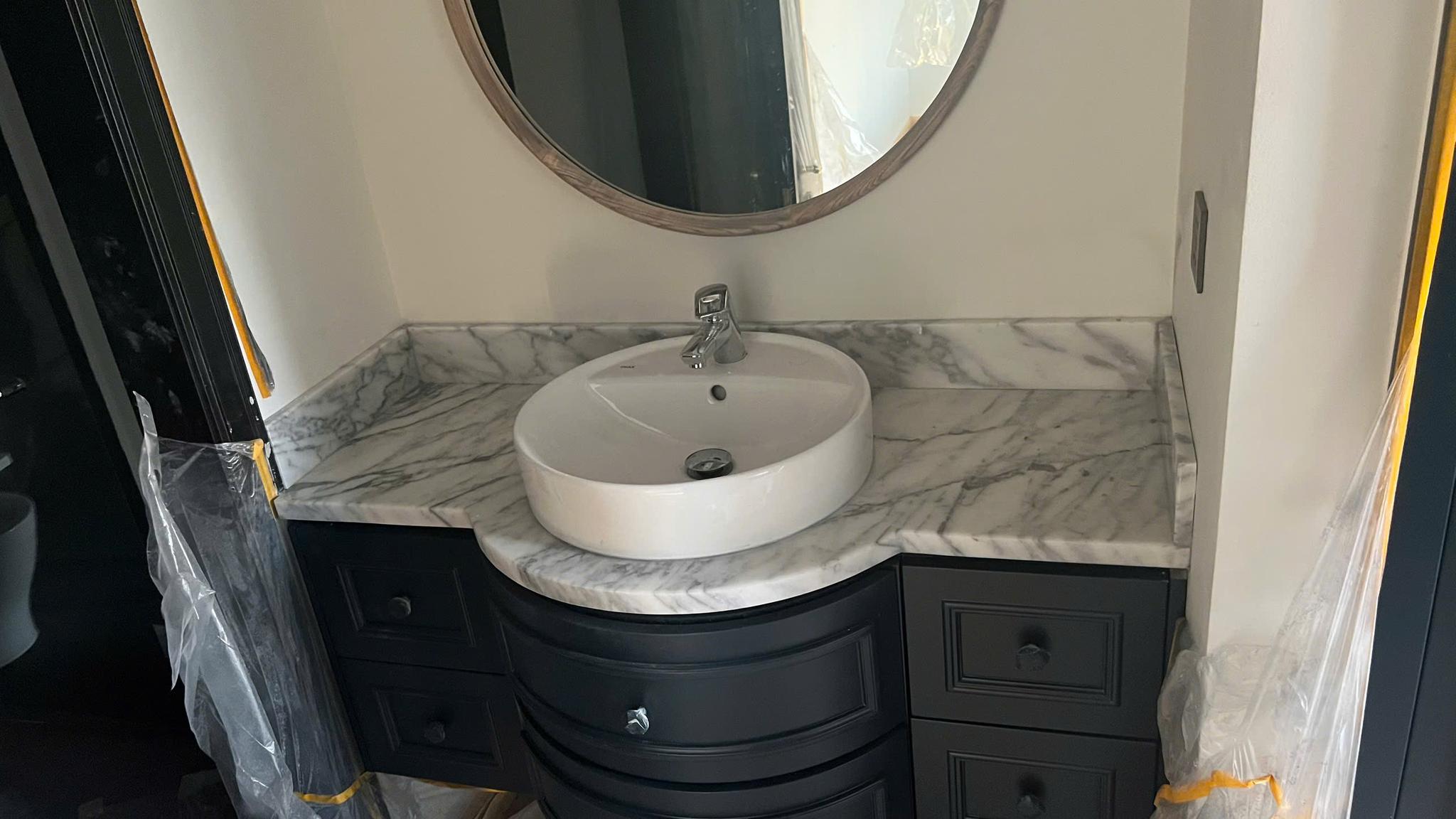 Mặt lavabo (phòng tắm) — Marble trắng vân (Carrara/Calacatta)