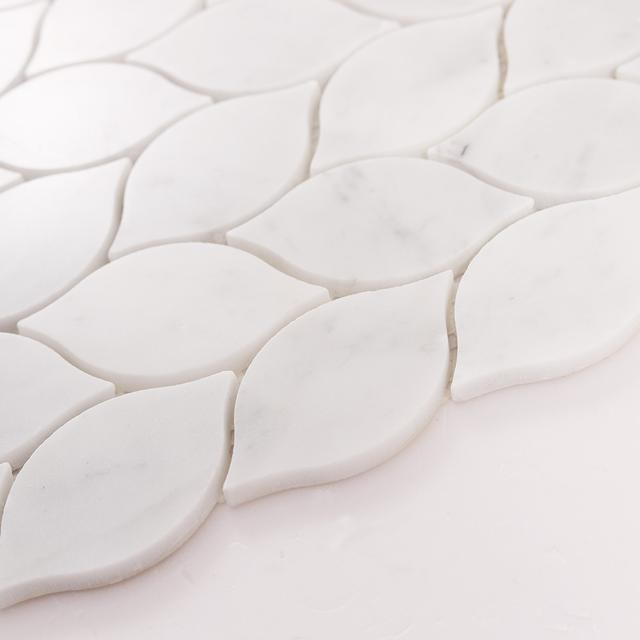 White Carrara Leaf Marble Mosaic Tiles — mosaic ghép nghệ thuật bằng đá marble trắng & trắng Carrara