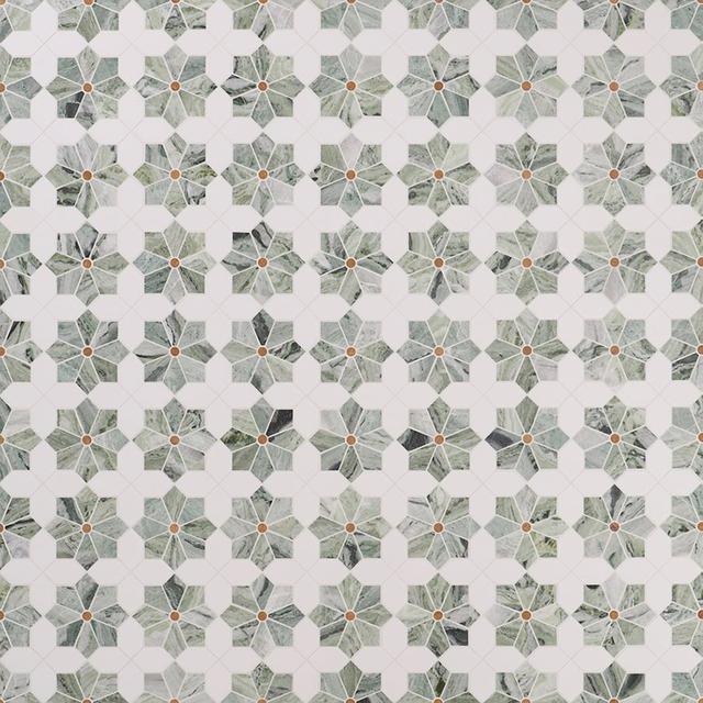 Green Gradient Floral Marble Mosaic Tiles with Gold Center — mosaic hoa văn waterjet bằng đá marble trắng & xanh lục